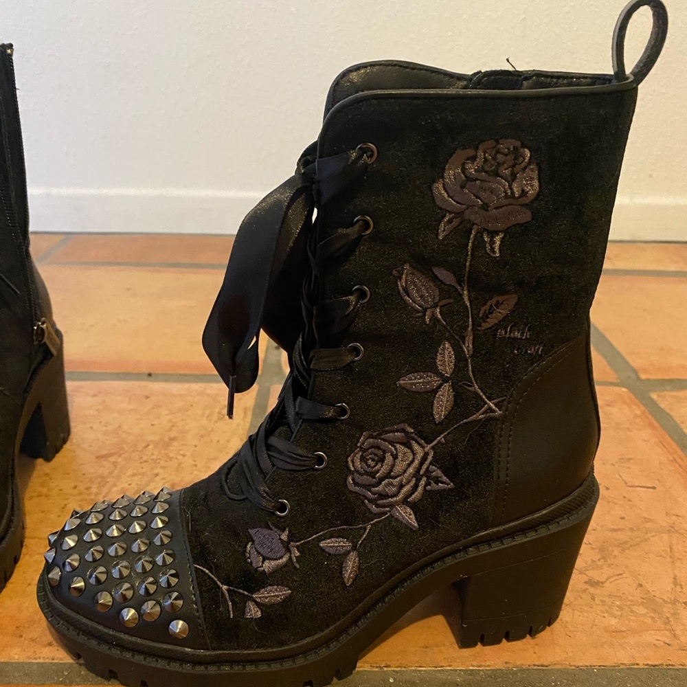 Blackcraft Womens boots